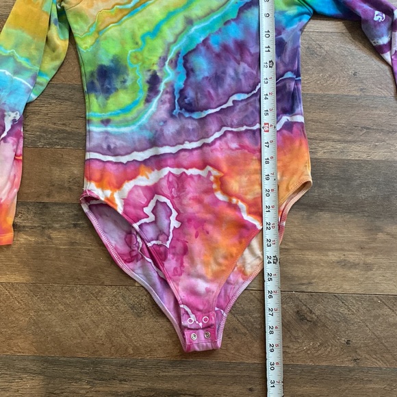 The most incredible pride rainbow outfit in the world - Picture 7 of 11